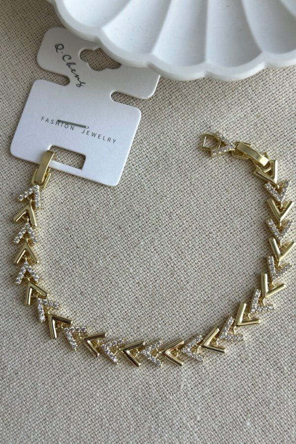 Cheng 14K Taşlı V Zincir Kadın Bileklik – 16+2| Altın Renk Kararmaz Pirinç Takı