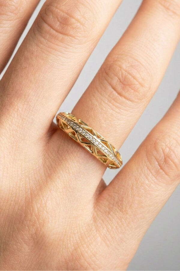 Xuping 14K Boşluklu Taşlı Kadın Yüzük – Kararmaz Altın Renk Takı | Xuping Yüzük