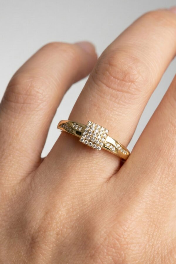 Xuping 14K Kare Taşlı Kadın Yüzük – Kararmaz Altın Renk Takı | Xuping Yüzük