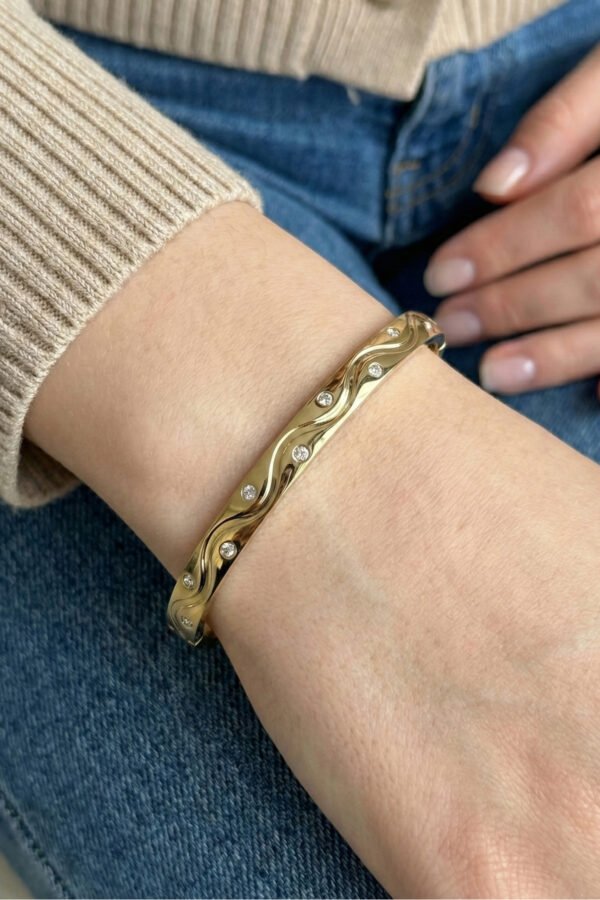 Çelik 14K Asimetrik Bombeli 18 cm Kadın Kelepçe Altın Renkli Kadın Çelik Bileklik