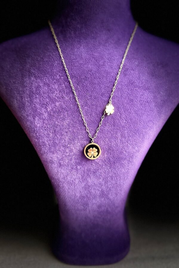 Alternative view of Çelik Zincir Yonca Kolye Altın Renkli Kadın 45 Cm Zincirli